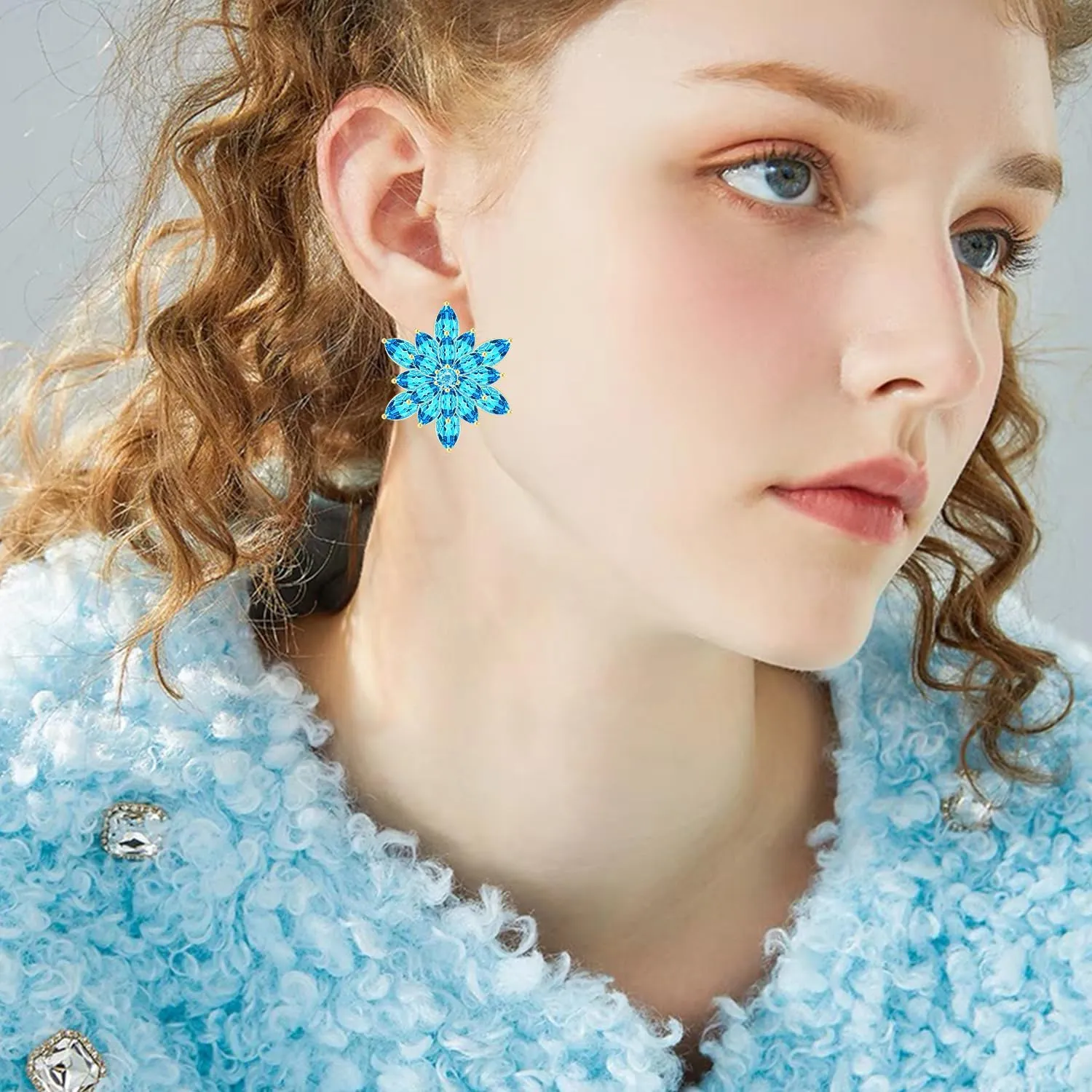 Bohemian Sparkly Crystal Snowflake Flower Lightweight Stud Earrings Simplicity Personalized Floral Dainty Earrings For Women Jewelry Gifts