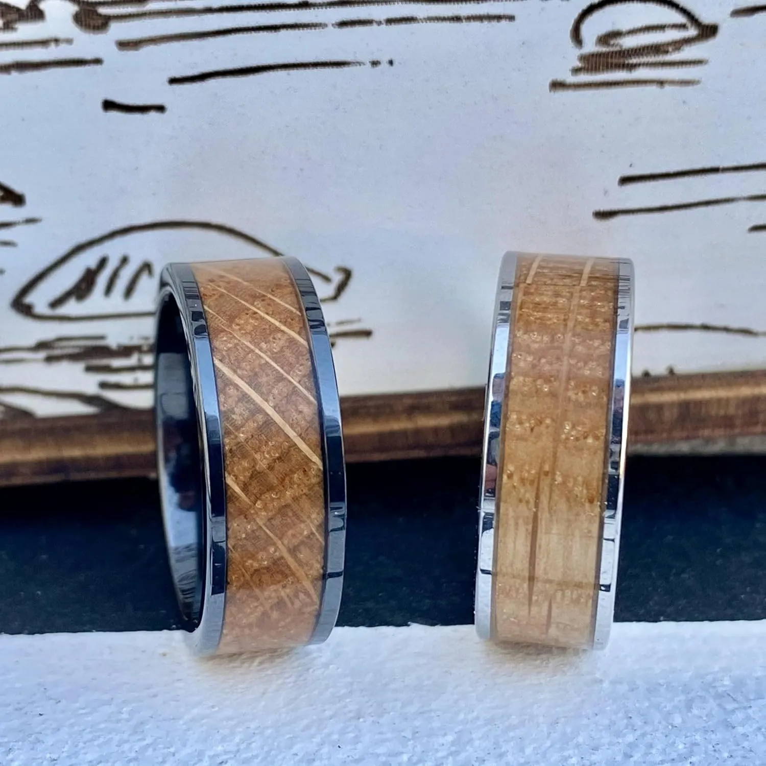 BW James Jewelers "The Louisville 8mm Whiskey Barrel Tungsten Wedding Band With Kentucky Straight Bourbon-Wooden Rings, Promise Ring For Men Wedding Band With Customized Box Sizes 7-16
