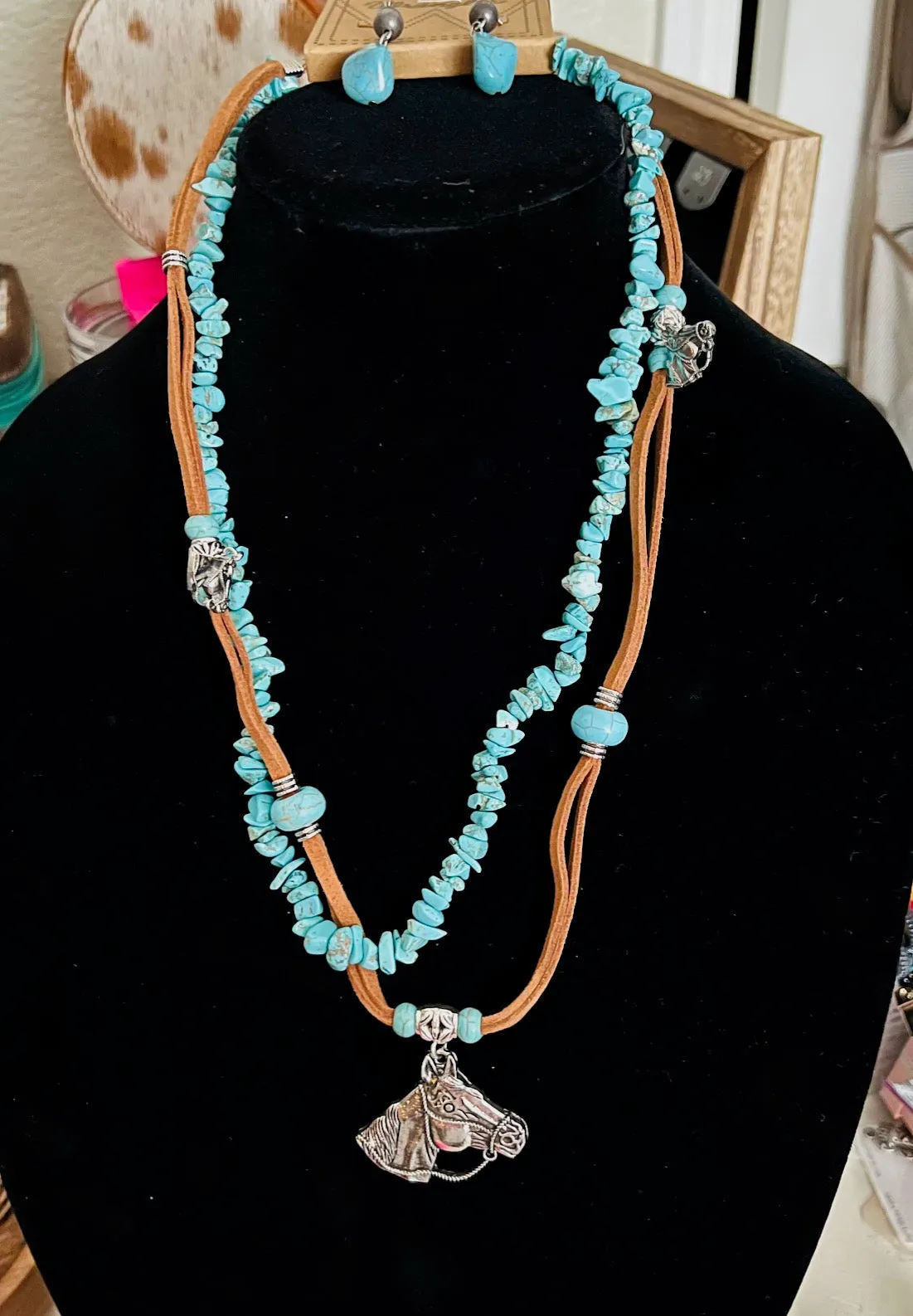 Chunky Turquoise and Horsehead Leather Strap Necklace Set