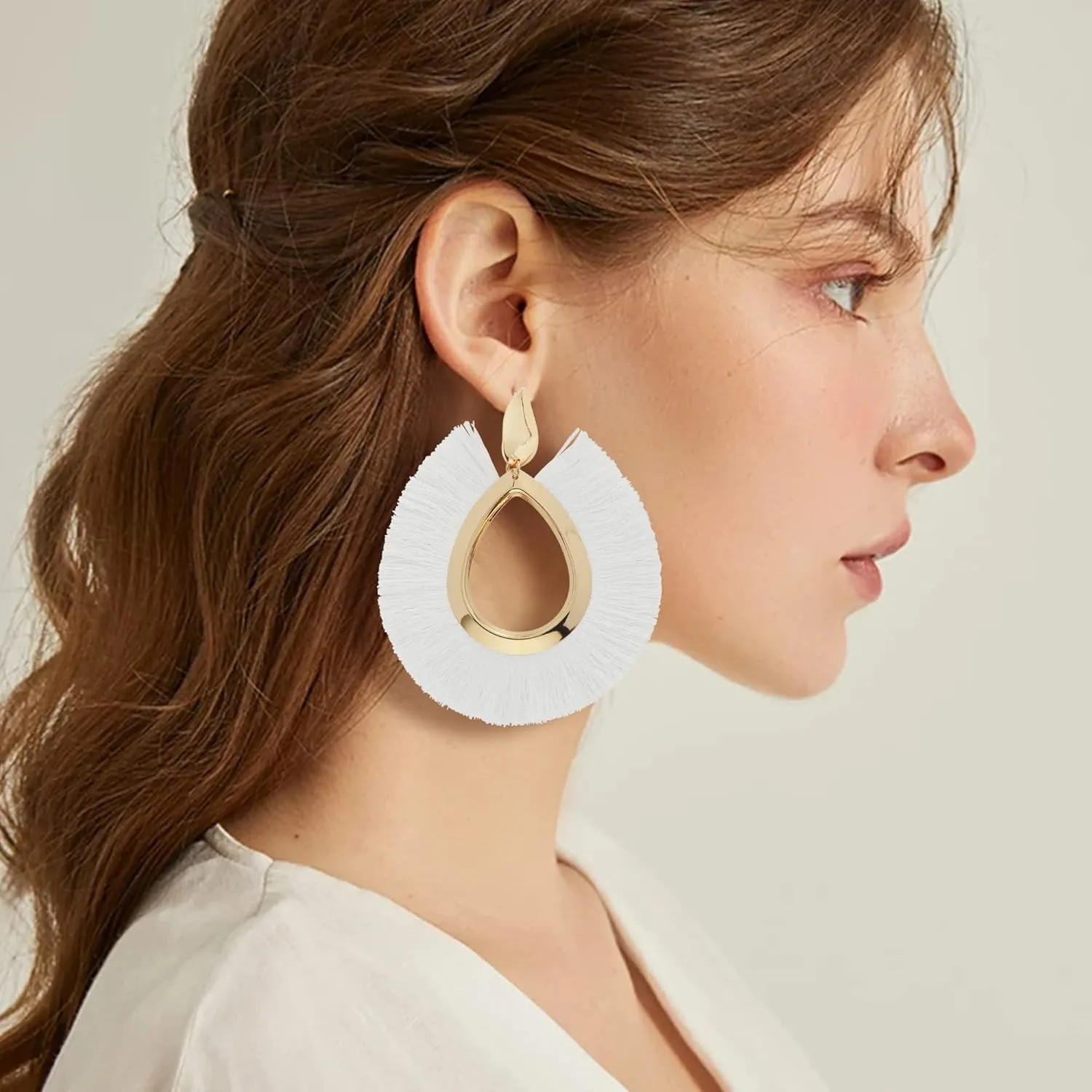 COIRIS Tassel Hoop Earring, Bohemian Statement Thread Dangle Earrings, Silky Thread Tassel Strand Fringe Statement Hoop Earrings for Women Girls Daily Wear Fashion Jewelry