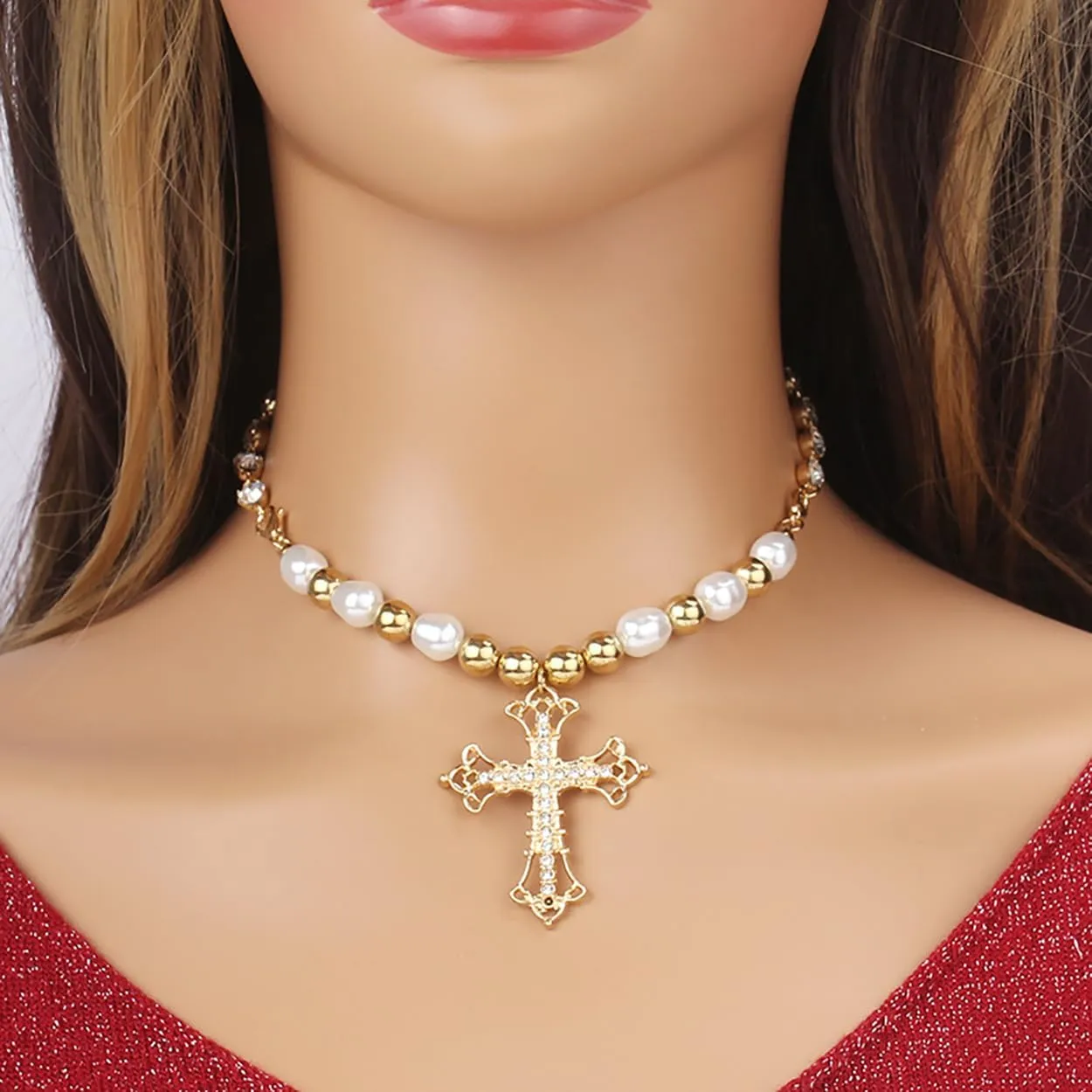 Cross Necklace for Women Cubic Zirconia Cross Pendant Necklace Vintage Baroque Pearl Cross Necklace Bridal Accessory Pearl Jewelry Gift