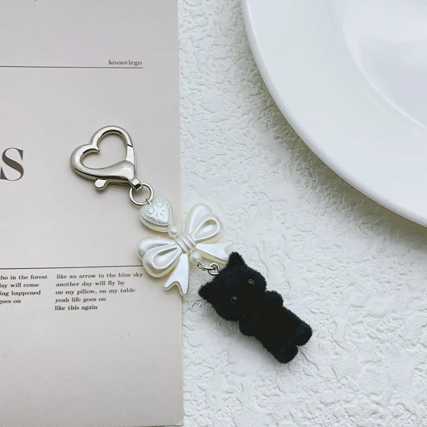Cute Keychain Fuzzy Cat Keychain Kawaii Cat Bag Charms Aesthetic Y2K Keychain Bow Keychain for Purse Charms