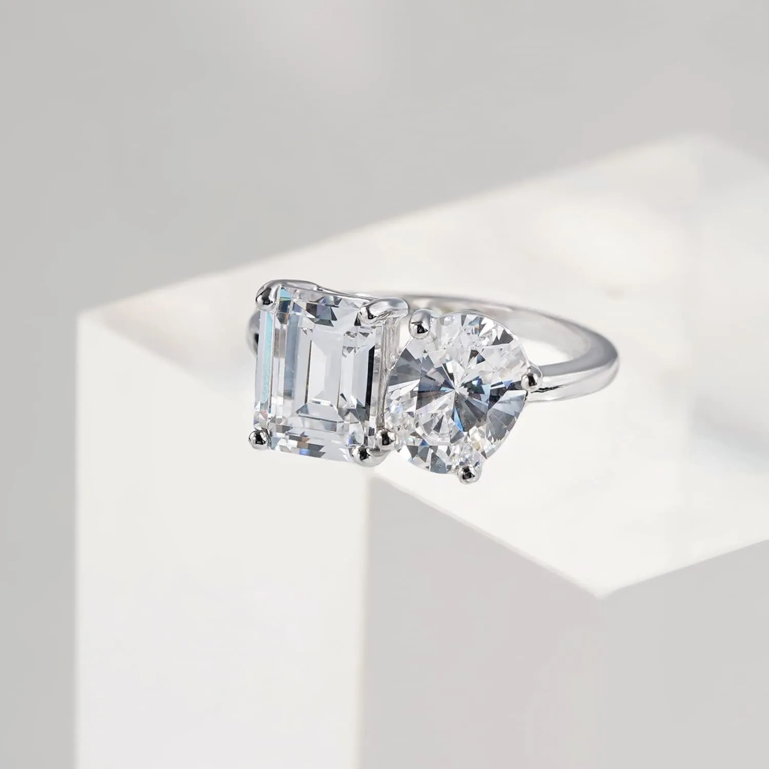 Emerald & Oval Cut Toi et Moi Ring for Women 14K Yellow Gold, Platinum Plated 925 Sterling Silver Engagement Cocktail Double Stone Ring Band | Cubic Zirconia CZ Simulated Diamond
