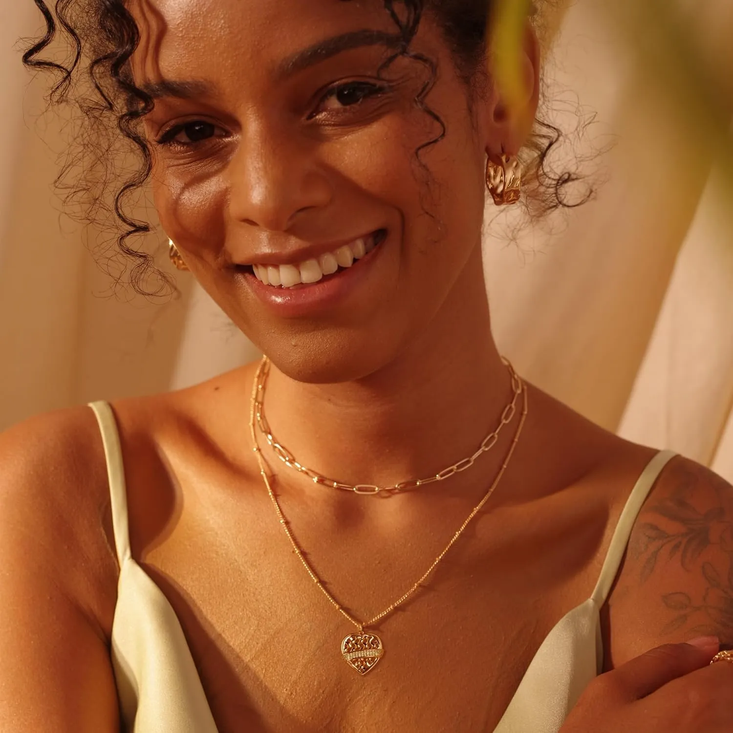 Fettero Initial Heart Necklace 18K Gold Plated Dainty Letter Pendant Necklace Letter Necklace for Women Love Heart Tiny Jewelry