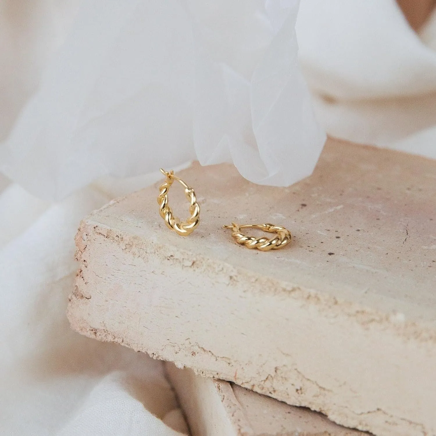 Gold Earrings for Women, Dainty Chunky Gold Earrings 14K Gold Plated Twisted Hoop Earrings Small Hypoallergenic Gold Square Earrings for Women Trendy Gold Jewelry Gifts