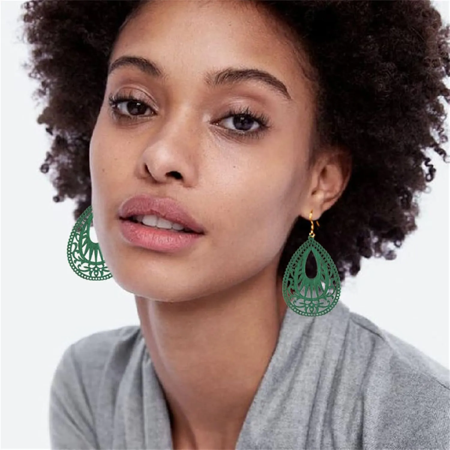 Handmade Bohemian Geometric Wood Earrings for Women Vintage Bohemian African Nature Wooden Earrings Lightweight Hollow Teardrop Ethnic Fashion Statement Earring