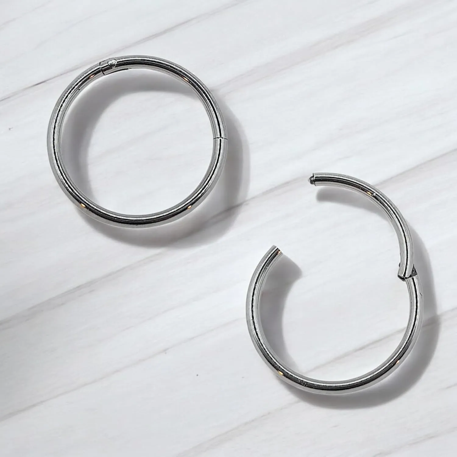 Hypoallergenic Nose Rings 18G 316l Surgical Steel Septum Jewellery Hinged Segment Ring Body Piercing Nose Hoop Lip Rings Nose Helix Cartilage Rook Earrings For Men Women Unisex - Silver Gold Black