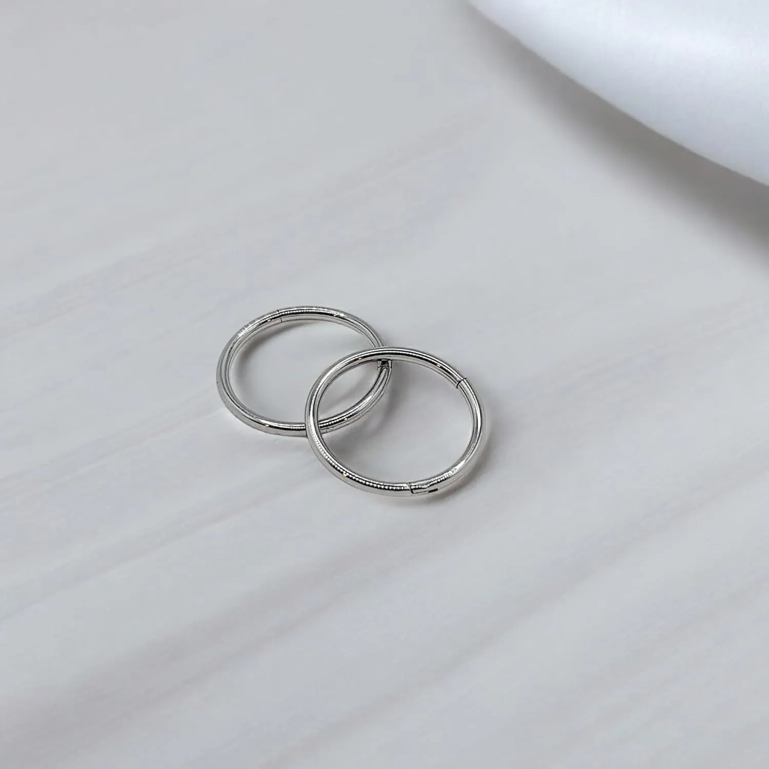 Hypoallergenic Nose Rings 18G 316l Surgical Steel Septum Jewellery Hinged Segment Ring Body Piercing Nose Hoop Lip Rings Nose Helix Cartilage Rook Earrings For Men Women Unisex - Silver Gold Black