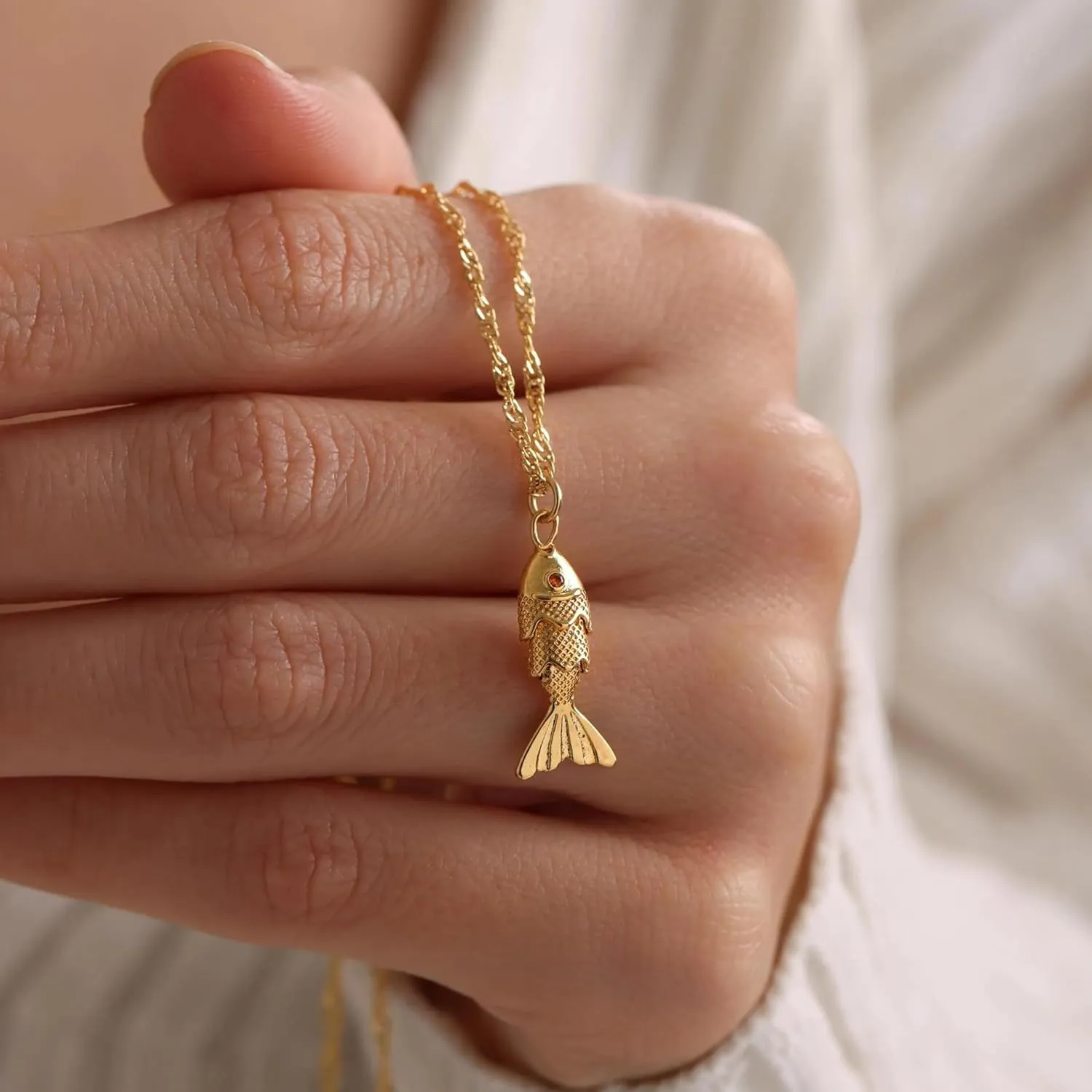 LIU JUN Movable 3D Articulated Fish Necklace, Gold Pave Fish Pisces Sea Lover Lucky Fish Pendant Necklaces For Women Men Summer Beach Trendy Jewelry Gifts