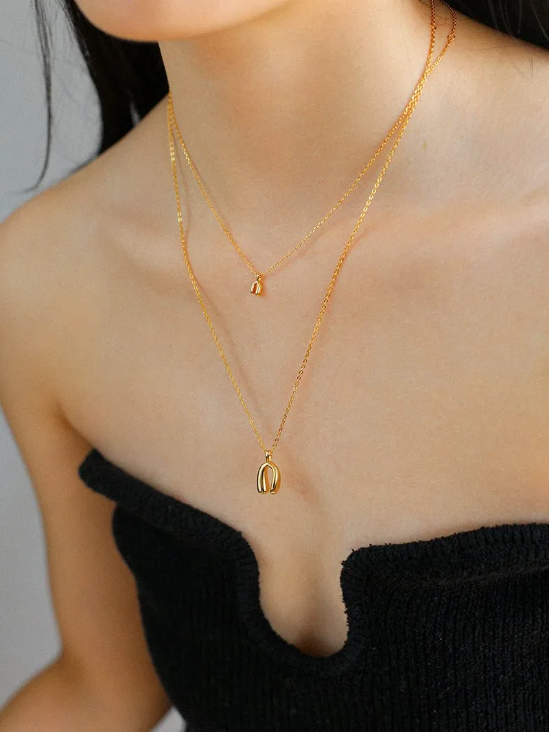 Minimalist Geometric Horseshoe Pendant Chain Necklace