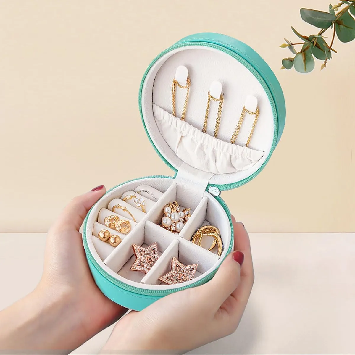 RT&BS Small Travel Jewelry Case, Round Mini Travel Jewelry Box for Rings Earrings Necklaces, Gifts for Women Girls (Cyan Blue)