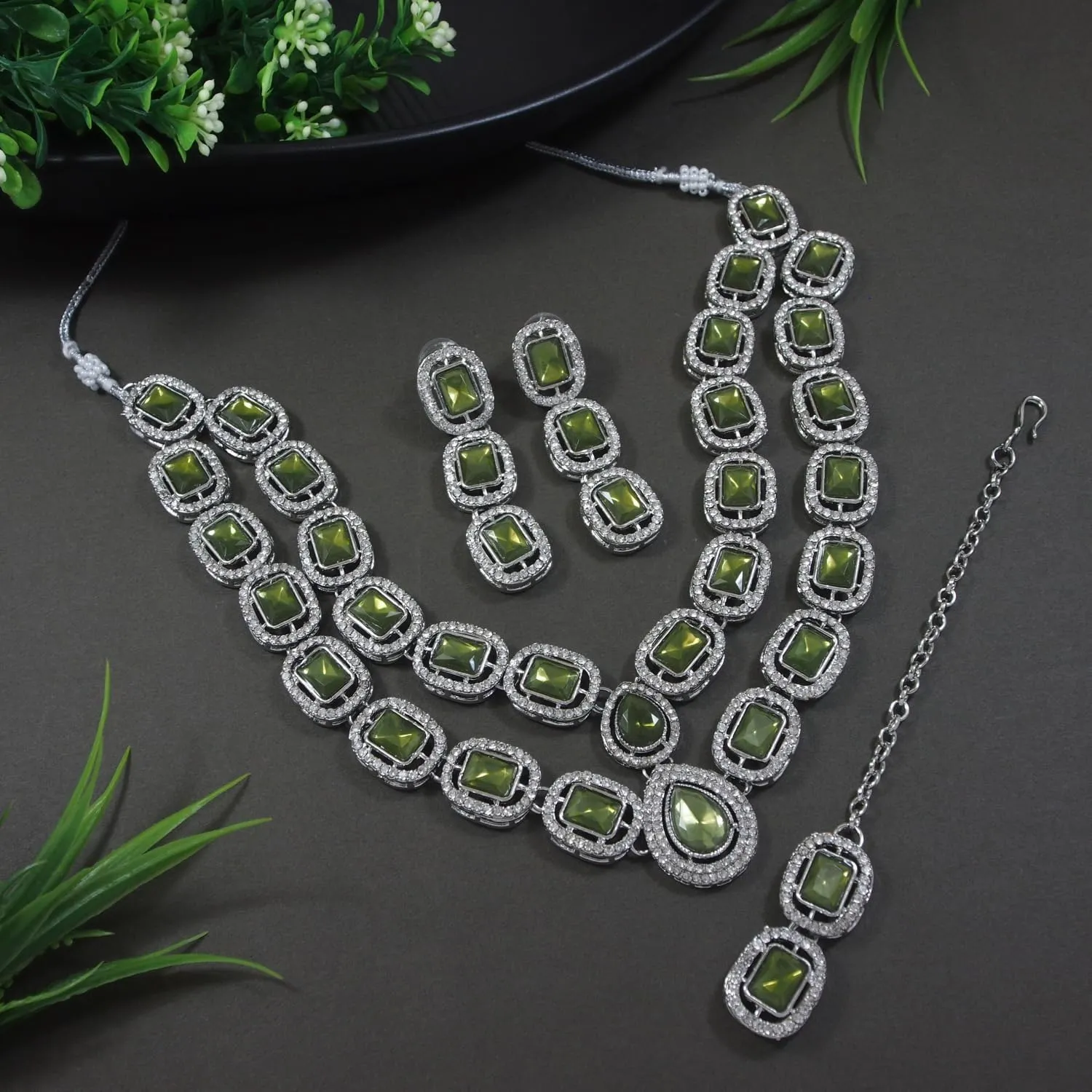 Silver Plated Indian Wedding Bollywood Stone Choker Necklace Jewellery With Earring & Maang Tikka Set For Women (IJ380Z)