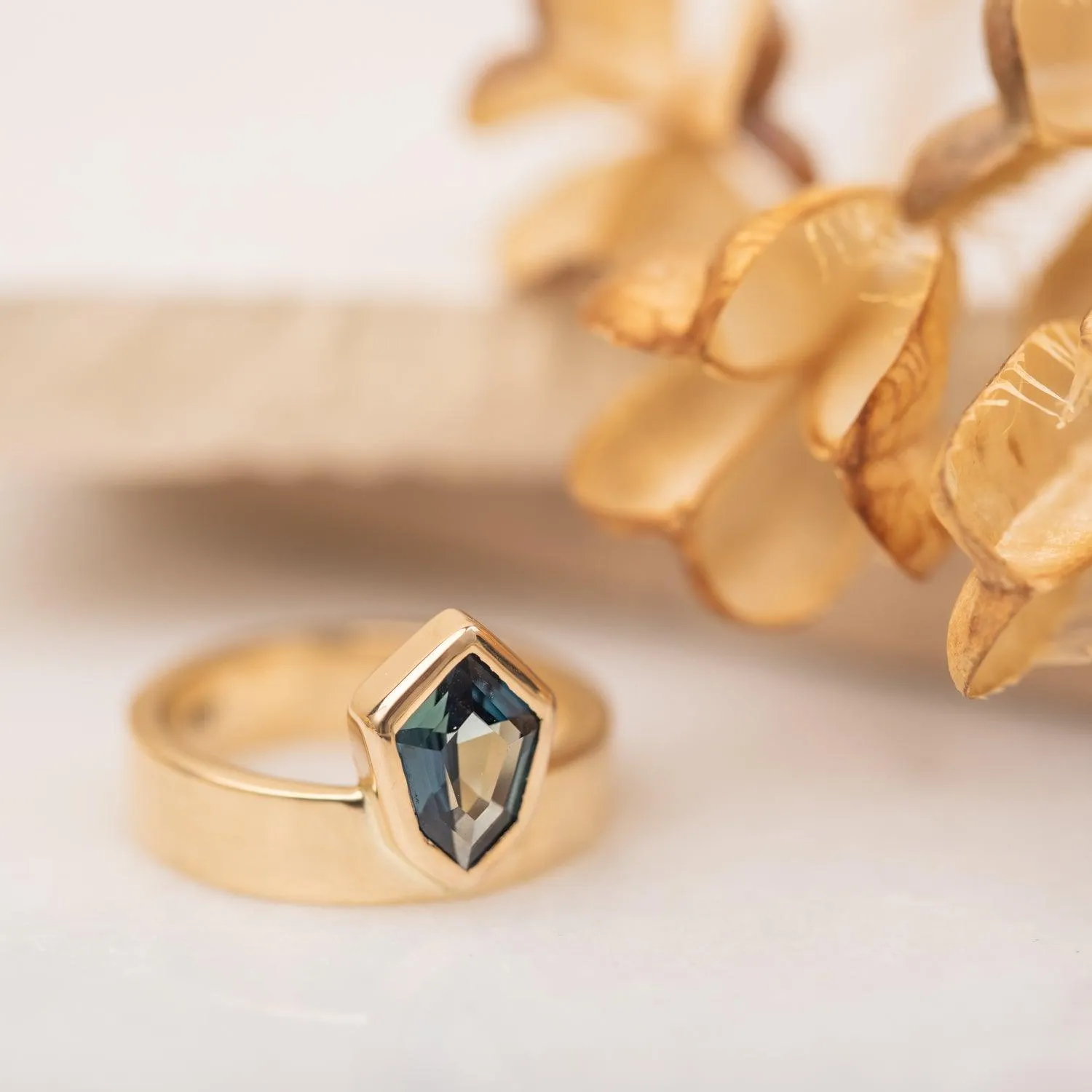 Sofia - Sapphire ring