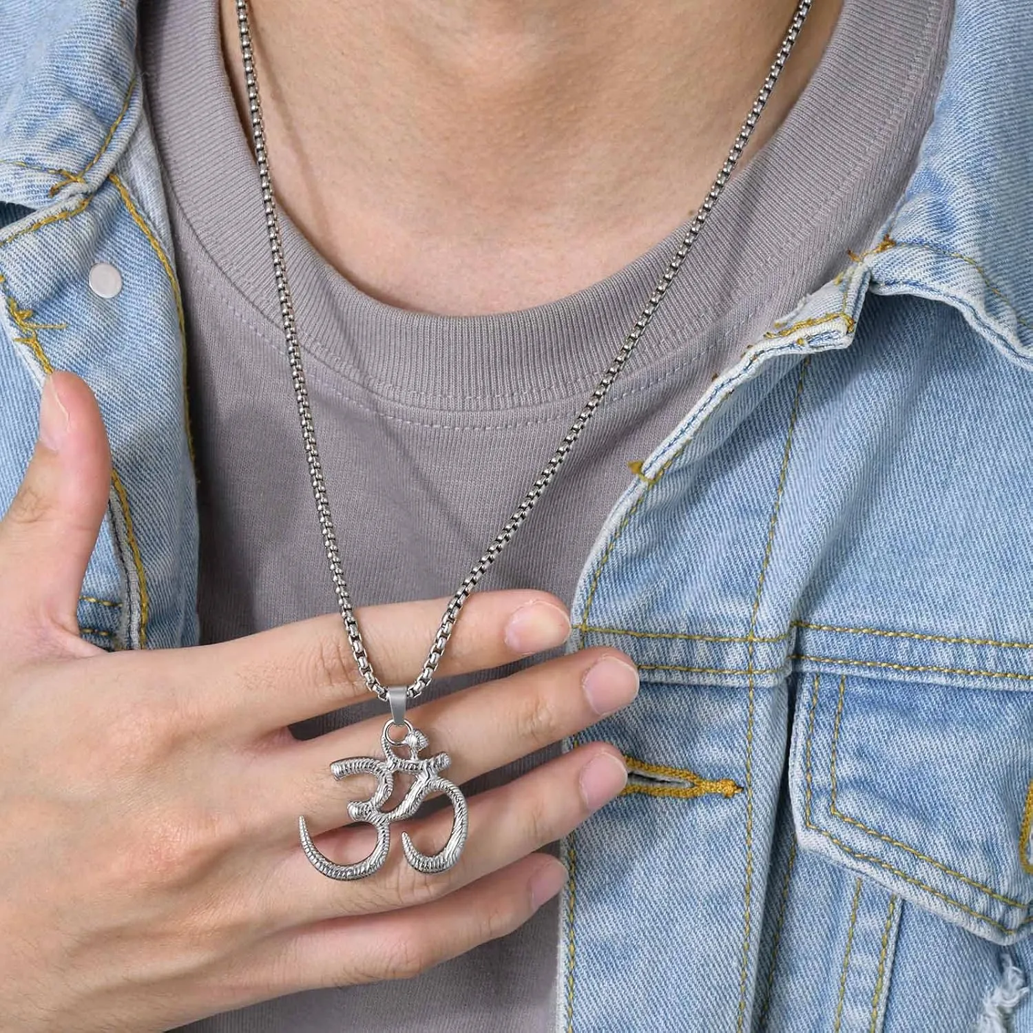 Stainless Steel Om Necklace for Men Women, Gold/Silver/Black Yoga Charm Pendant Necklaces Aum Om Ohm Sanskrit Symbol Hindu Meditation Chain Necklace,Mens Womens Jewelry Gifts