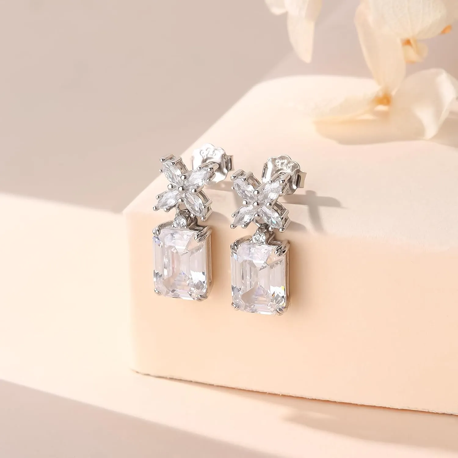 Sterling Silver Diamond Earrings for Women 3CT 7 * 9mm Emerald Cut Lab Simulation Diamond 5A Cubic Zirconia Earrings Jewelry Gift for Her Birthday Christmas