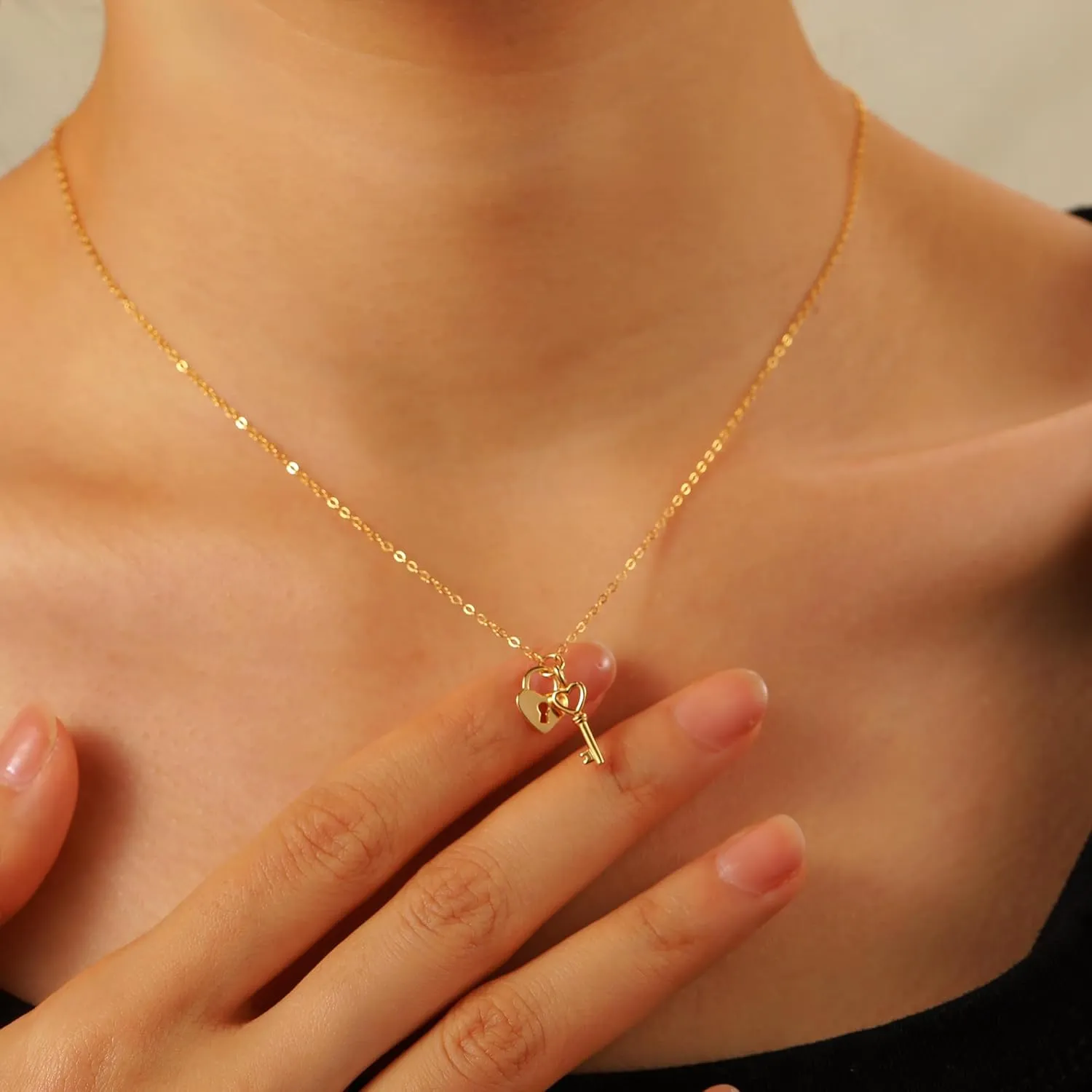 SUYACS Heart Lock Key Necklaces for Women Couple 925 Sterling Silver Love Heart Pendant Necklace Dainty 14K Gold Plated Padlock Collar Choker Chain Birthday Gifts for Girlfriend