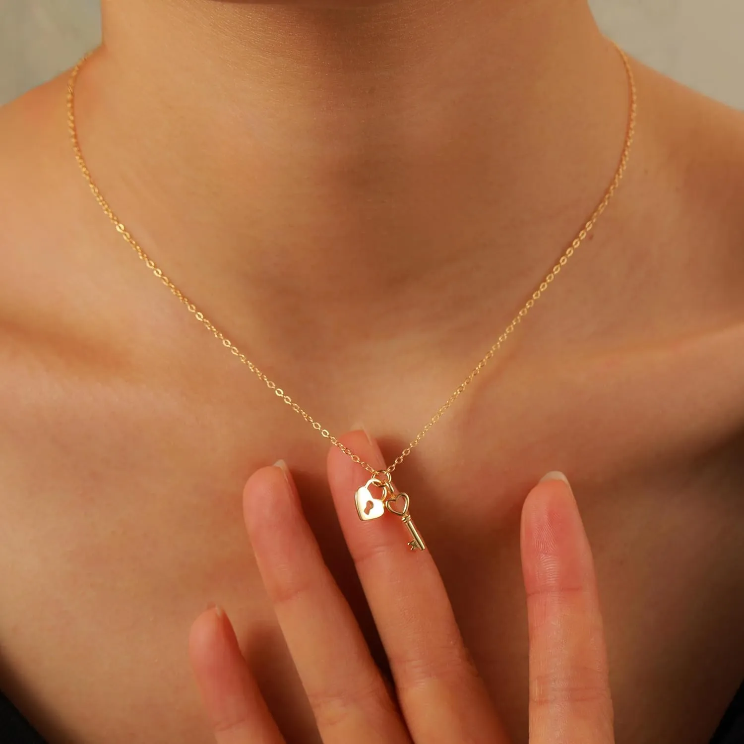 SUYACS Heart Lock Key Necklaces for Women Couple 925 Sterling Silver Love Heart Pendant Necklace Dainty 14K Gold Plated Padlock Collar Choker Chain Birthday Gifts for Girlfriend