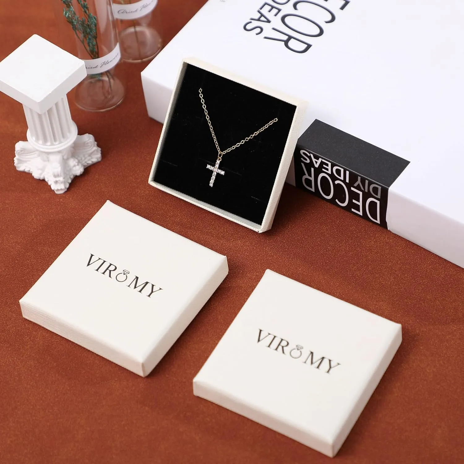 VIROMY Chunky Gold Toggle Necklace 18K Gold Plated Pearl Vintage Paper Clip Link Chain Shining Twisted Rope Cuban Choker Toggle Bar Clasp Necklaces for Women