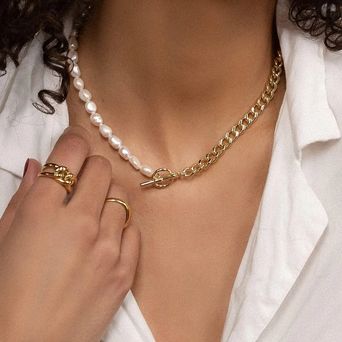 VIROMY Chunky Gold Toggle Necklace 18K Gold Plated Pearl Vintage Paper Clip Link Chain Shining Twisted Rope Cuban Choker Toggle Bar Clasp Necklaces for Women