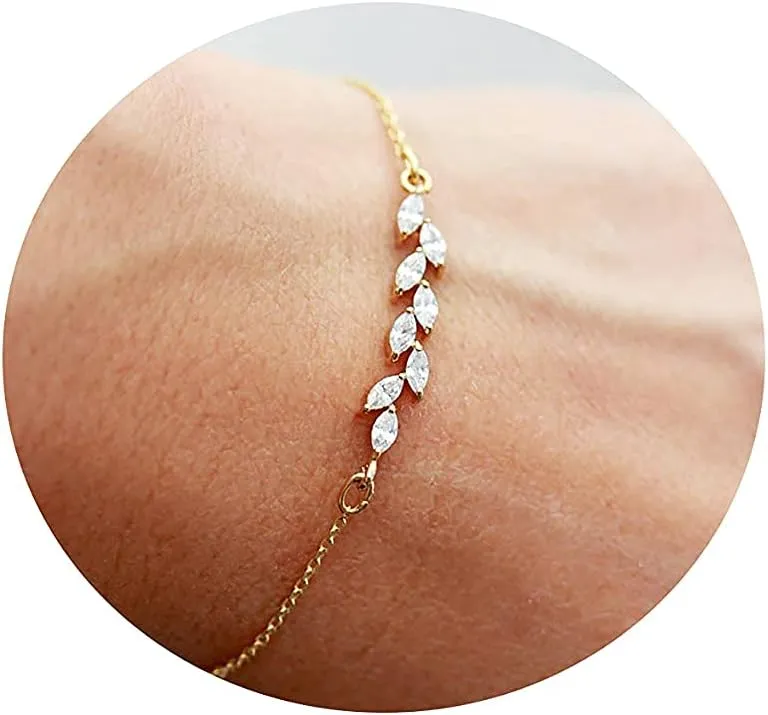 VIROMY Cubic Zirconia Classic Tennis Bracelet 18K Gold Plated Adjustable Pull Chain Tennis Bracelet Minimalist CZ Simulated Diamond Bracelets Everyday Jewelry Gifts for Women