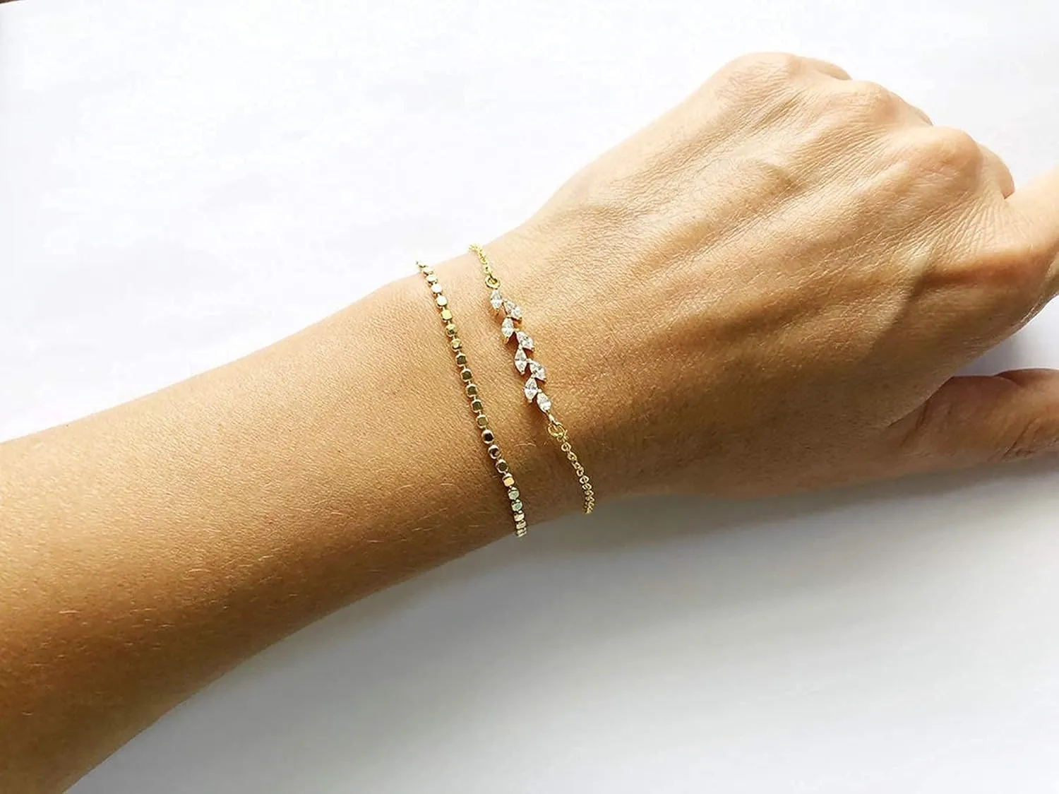 VIROMY Cubic Zirconia Classic Tennis Bracelet 18K Gold Plated Adjustable Pull Chain Tennis Bracelet Minimalist CZ Simulated Diamond Bracelets Everyday Jewelry Gifts for Women