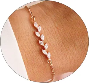 VIROMY Cubic Zirconia Classic Tennis Bracelet 18K Gold Plated Adjustable Pull Chain Tennis Bracelet Minimalist CZ Simulated Diamond Bracelets Everyday Jewelry Gifts for Women